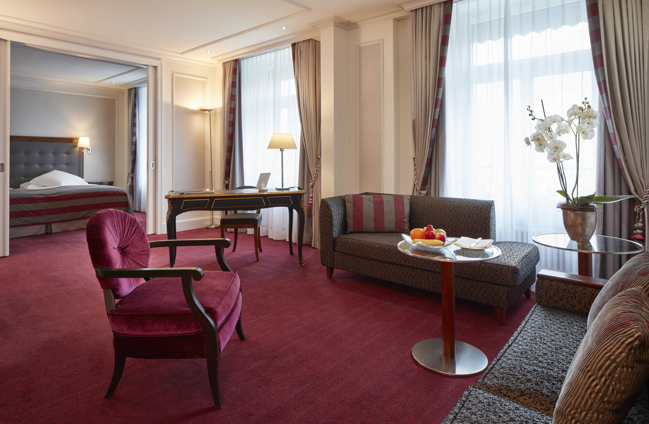 Deluxe Suite min - Hotel Schweizerhof Zürich