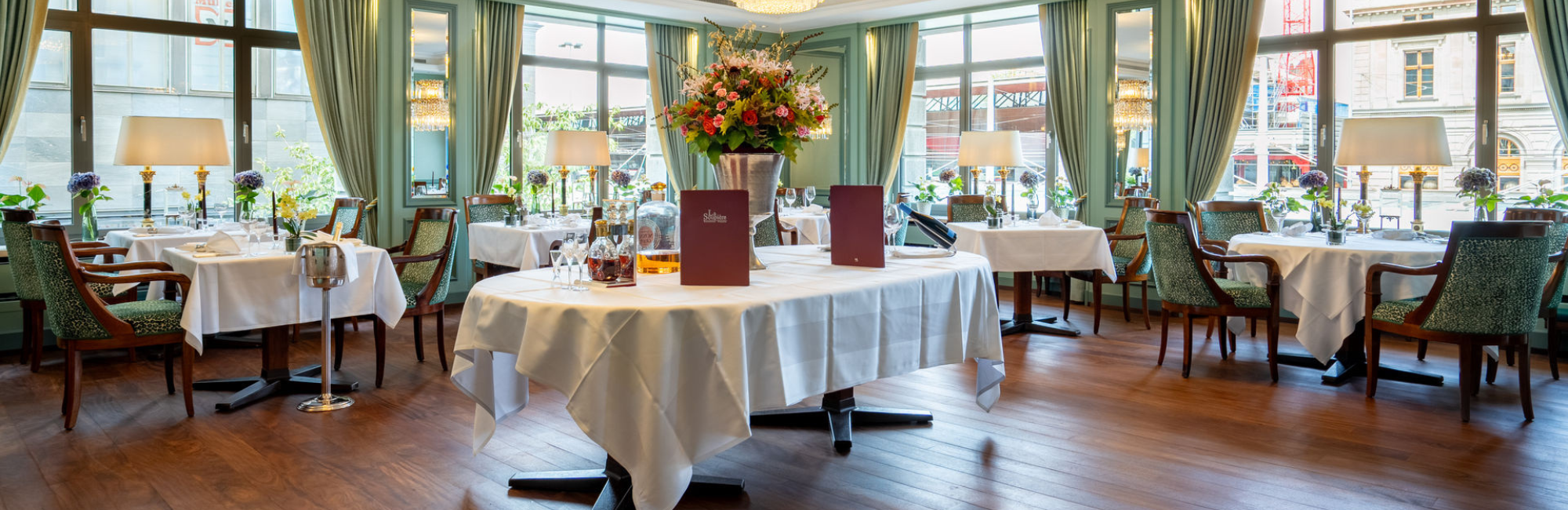 FORMAT Homm Banner 1 - Hotel Schweizerhof Zürich